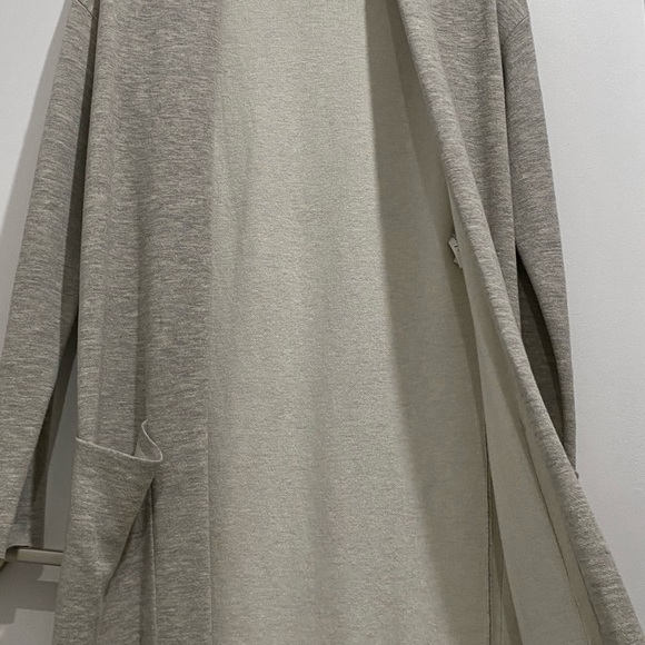 Aritzia Babaton Lance Cardigan - Picture 12 of 15